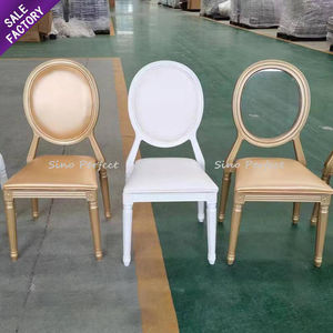 Chaises en plastique blanches pour mariage en plein air à prix avantageux pour le jardin - Product Image 2