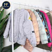 Pakaian Vintage Premium Bekas Grosir Satu Kontainer Gaya Hong Kong Wanita Musim Gugur/Dingin Bahan Campuran Semua Ukuran