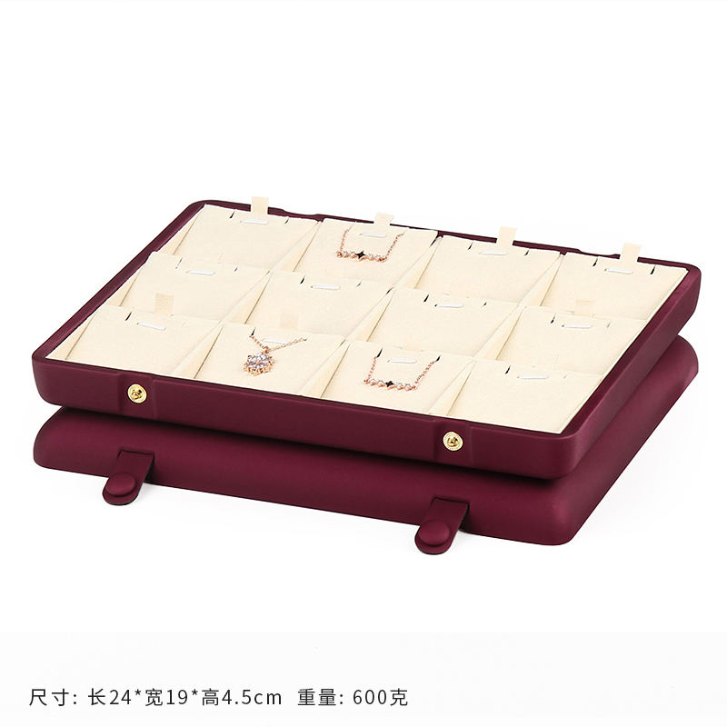 Collier rouge et blanc