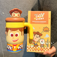 Bouteille isotherme et thermos grande capacité Disney avec couvercle, poignée et paille, idéale pour offrir et pour la Coupe du Monde 2026
