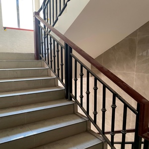 Tay vịn cầu thang bằng gỗ sồi rắn với thiết kế lan can bằng thép không gỉ để sử dụng trong và ngoài bao gồm cả ứng dụng kính - Product Image 4