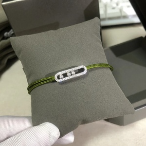 Bracelet à breloques Messicardrs en acier inoxydable avec trois anneaux en zircon, plaqué or, cordon rouge porte-bonheur, bijoux tendance et mode - Product Image 2