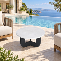 Table basse d'extérieur ronde contemporaine, plateau en marbre de style premium, mobilier de patio minimaliste pour villa de luxe et jardin