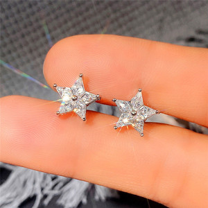 Orecchini a Forma di Stella a Cinque Punte per Donne, Accessori per Orecchie Semplici da Indossare Quotidianamente, per Outfit Casual e Regalo - Product Image 2