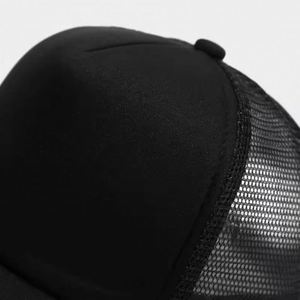 Casquette de baseball ajustée athlétique à 5 panneaux, bicolore, avec logo personnalisé, en polyester, devant en mousse et dos en maille, réglable, pour le sport - Product Image 5