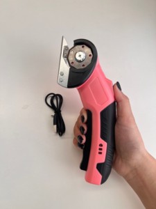 Ciseaux électriques portatifs multifonctionnels pour une coupe facile, idéaux pour divers films, y compris les films de fenêtre et les films de protection pour meubles. - Product Image 3