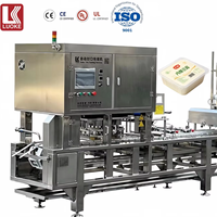 La boîte de classement automatique de tofu de saveur continue la machine à emballer remplissante de cachetage de plateau/tofu faisant la machine