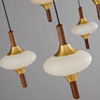 Lustre LED linéaire sculptural multi-pendentifs en laiton et bois de noyer, style Japandi, pour îlot de cuisine, salle à manger, villa, escalier