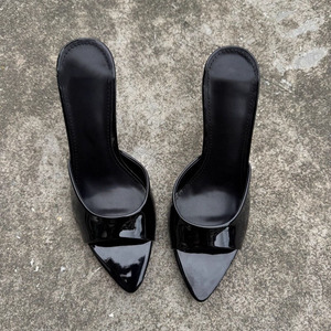 All'ingrosso donna moda estiva <span class=keywords><strong>sandali</strong></span> tacchi alti nuovi <span class=keywords><strong>a</strong></span> punta Stiletto nero pantofole in pelle verniciata - Product Image 2