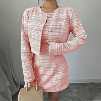 Tenues personnalisées pour femmes en deux pièces, veste courte à manches longues à boutons en tissu écossais et robe mini sans manches, ensembles de robes en tweed pour femmes