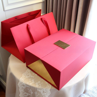Boîtes d'emballage magnétiques de luxe personnalisées pour vêtements avec logo, boîtes rigides personnalisées pour vêtements de marque
