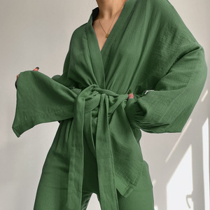 <span class=keywords><strong>Ensemble</strong></span> de pyjamas personnalisés en satin pour femmes en soie populaires de printemps pyjamas de nuit vêtements de nuit pour femmes 2024/ - Product Image 2