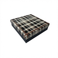 Boîte cadeau carrée en carton rigide biodégradable avec impression quadrichromie personnalisable pour l'emballage de foulards festifs