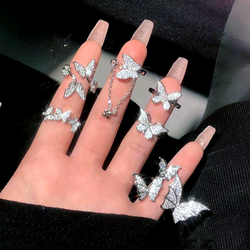 Женское серебряное кольцо на 950 носок