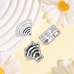 Pin de Esmalte con Diseño de Gato y Humor sobre Señal WiFi, con motivos de 'Desconectado', 'Carga de WiFi' y 'Batería Baja', Accesorio Decorativo para Mochila y Chaqueta - Product Image 2