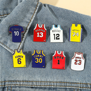 Broche en émail personnalisée style maillot <span class=keywords><strong>de</strong></span> basket-ball <span class=keywords><strong>de</strong></span> dessin animé, badge <span class=keywords><strong>de</strong></span> supporter sportif pour sacs, vêtements et accessoires <span class=keywords><strong>de</strong></span> bijouterie - Vente en gros - Product Image 2