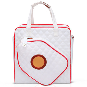Bolsa de Tenis Acolchada Blanca Termoformada con Ribete Rojo y Cierre de Cremallera, Estilo Casual, Resistente al Agua, Precio de Fábrica al por Mayor - Product Image 1