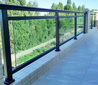 Modernes Glas-Balkongeländer Aluminiumrahmen-Balustrade Klares Paneel-Handlauf für Außentreppen und Terrassen