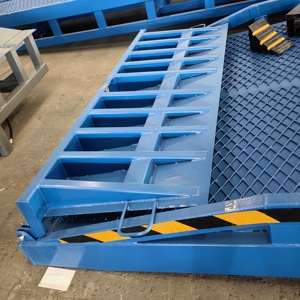 Rampa Móvel de Carga 8T 10T com Altura Ajustável para Empilhadeira e Contêiner - Product Image 5