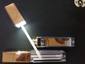 Gloss à lèvres en gros avec lumière LED - Product Image 1