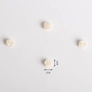 中国製の手作り装飾ミニレザーローズフラワー1cm 3Dフラワーアップリケ、靴、バッグ、ヘアアクセサリー用 - Product Image 4