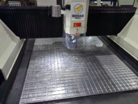 Machine de gravure CNC haute performance pour portes métalliques, gravure de précision sur tôles d'aluminium, portes et fenêtres