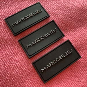 <span class=keywords><strong>Forma</strong></span> regolare <span class=keywords><strong>marchio</strong></span> goffrato logo in gomma nera Patch, impermeabile tutto lo stesso colore PVC etichetta <span class=keywords><strong>di</strong></span> gomma per nastri - Product Image 5