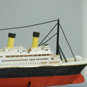 スポット製品タイタニック船モデルDIY手で組み立てられたビルディングブロックおもちゃ教育的な楽しみユニセックス製紙プラスチックABS素材