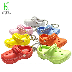 <span class=keywords><strong>2022</strong></span> EVA personnalisé été porte-clés coloré <span class=keywords><strong>CROC</strong></span> porte-clés créatif Mini 3D plage chaussures noir <span class=keywords><strong>CROC</strong></span> porte-clés - Product Image 3