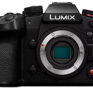 Appareil photo hybride Panasonic LUMIX GH7 Micro Four Thirds avec vitesse et qualité vidéo améliorées, flux de travail optimisés - Product Image 1