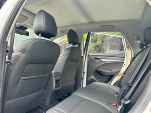 Morris Garages <span class=keywords><strong>MG</strong></span> <span class=keywords><strong>ZS</strong></span> 2020 180DVVT Manual Lite, Auto Usado, SUV <span class=keywords><strong>de</strong></span> 5 Puertas y 5 Asientos, <span class=keywords><strong>Segunda</strong></span> <span class=keywords><strong>Mano</strong></span> - Product Image 5