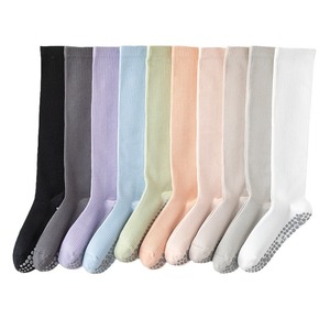 Women's Knee High Compression Socks Solid Color Cotton Yoga Non Slip Sport Socks For Indoor Running And Fitness - Product Image 3