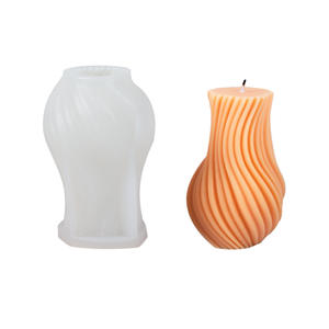 Moldes de silicona con diseño 3D de columna geométrica, para velas - Product Image 1