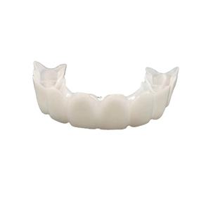 Couvre-dents cosmétique naturel Snap On Silicone Perfect Smile Facettes Dents Outil de beauté supérieur Fausses dents pour hommes et femmes - Product Image 5
