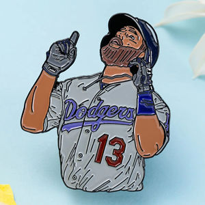 金メッキエナメルメダルラペルピンダイカティング天使バスケットボール選手クリスマス装飾金属彫刻絵画 - Product Image 1