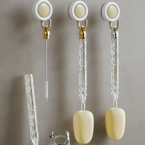 Brosse <span class=keywords><strong>de</strong></span> nettoyage multifonctionnelle <span class=keywords><strong>de</strong></span> luxe à long manche, portable et très efficace, avec éponge transparente or/argent intégrée et paille pour gobelet - Product Image 1