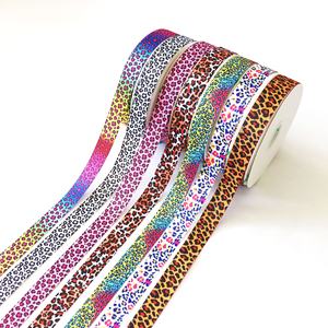 Fabricante al por mayor 1,6 cm-2,5 cm estampado de leopardo brillo impreso 100% poliéster cinta acanalada ecológica RIBOS embalaje de marca - Product Image 1