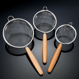 वेल्लैंड इको स्टेनलेस स्टील स्ट्रैनर के साथ वेल्लैंड इको स्टेनलेस स्टील स्ट्रेनर, लकड़ी के हैंडल के साथ ठीक मेष - Product Image 4