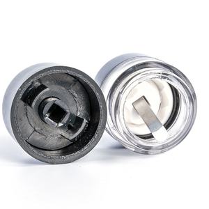 Gadgets de cuisine uniques en acier inoxydable, <span class=keywords><strong>mini</strong></span> <span class=keywords><strong>salière</strong></span> et <span class=keywords><strong>poivrière</strong></span> portable, petit moulin à épices pour la cuisine en <span class=keywords><strong>camping</strong></span> - Product Image 3