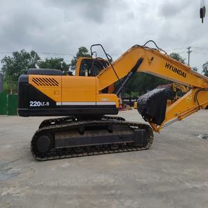Excavadora Hidráulica Usada Hyundai 220LC-9S de 22 Toneladas de Peso Operativo con Motor Cummins en Venta - Product Image 2