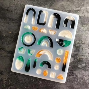 Bán buôn Bông tai nhựa <span class=keywords><strong>Epoxy</strong></span> Silicone khuôn mẫu hình bầu dục Vòng C hình <span class=keywords><strong>Stud</strong></span> dangle đúc đồ trang sức khuôn - Product Image 5