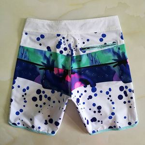Shorts de bain et de plage pour hommes en polyester extensible à imprimé floral, livraison rapide en gros, grandes tailles, vêtements de plage décontractés - Product Image 2