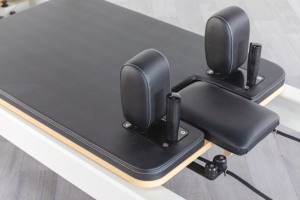 Machines de Pilates Reformer Blanches en Aluminium, Reformer Pilates Professionnel avec Plateforme de Saut, Barre de Pied Réglable, ODM - Product Image 6