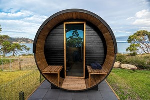 Sauna extérieur moderne en bois de sapin massif, écologique, pour 6 personnes, avec générateur de vapeur humide et four électrique de 6 kW. - Product Image 3