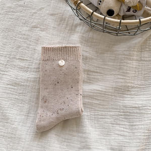 KTS597 üretici OEM özel renkli nokta iplik kızların çorap pamuk ekip <span class=keywords><strong>Conch</strong></span> düğmesi dekorasyon kadın çorap - Product Image 4