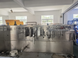 Dễ dàng-hoạt động bột nước giải khát Máy chiết rót với PLC điều khiển & công thức chức năng bộ nhớ - Product Image 3