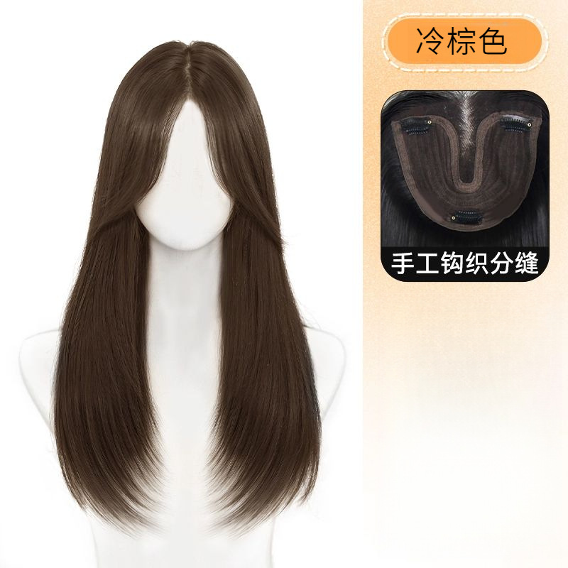 Cheveux longs, raides, avec une raie au milieu, d'un brun froid.