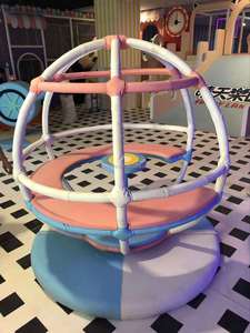 Logiciel de terrain de jeux intérieur pour parcs d'attractions scolaires : Globe rotatif en mousse souple avec fonctions pour enfants - Product Image 4
