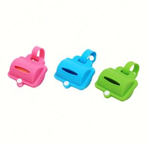 Distributeur de sacs à déjections canines en silicone écologique avec étui de ramassage - Product Image 4