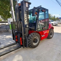 Chariot élévateur tout-terrain 4x4 diesel 3 à 4 tonnes CE pour travaux de construction